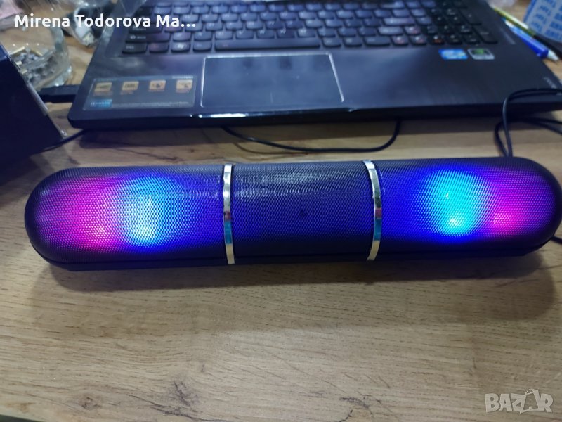 Bluetooth тонколона  високоговорител с LED светлини Черен, снимка 1