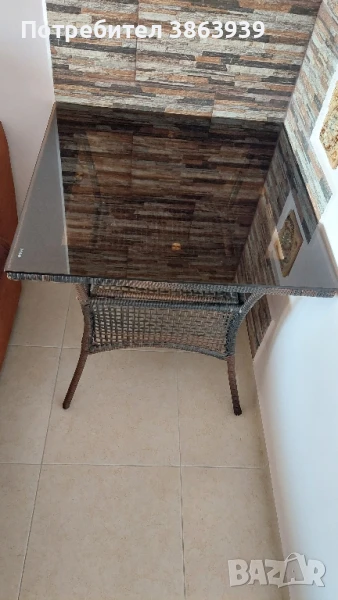 Маса със стъклен плот, снимка 1