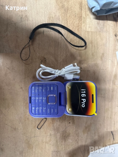 Сгъваем мобилен телефон i16 Pro – 2 SIM, камера, фенерче, FM радио, снимка 1