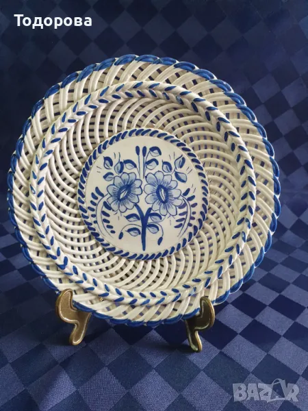 Порцеланова ажурна чиния за стена, снимка 1