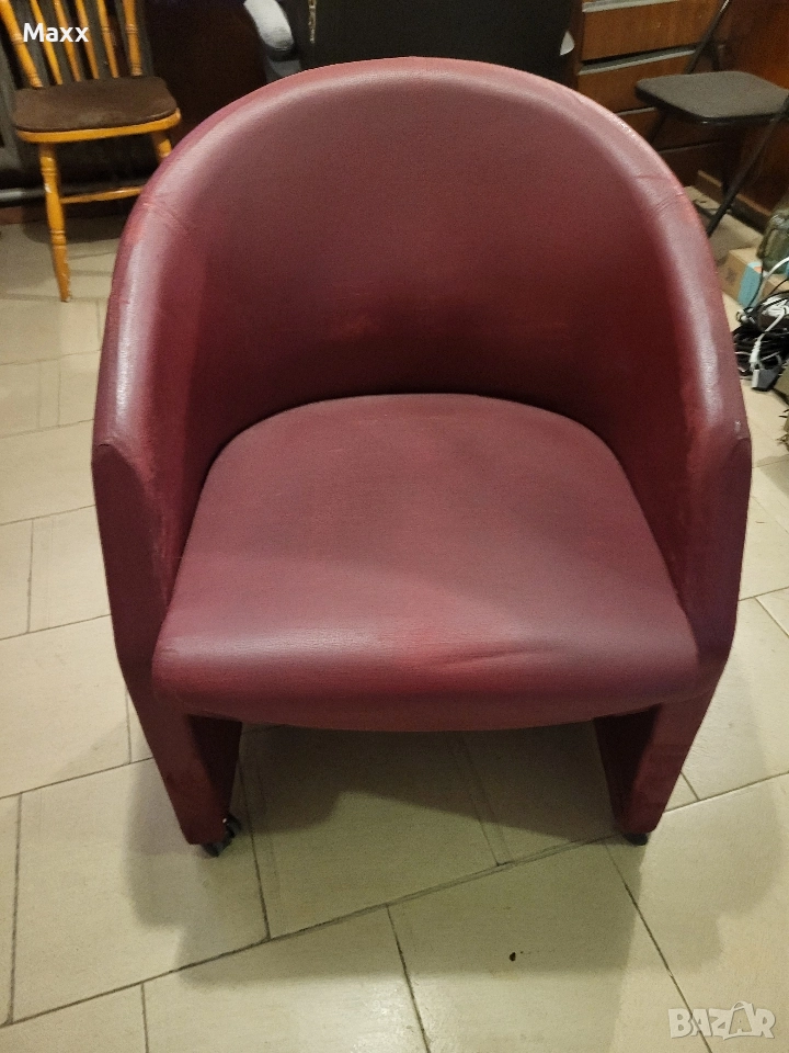 Продавам 4 броя кожени столове, снимка 1