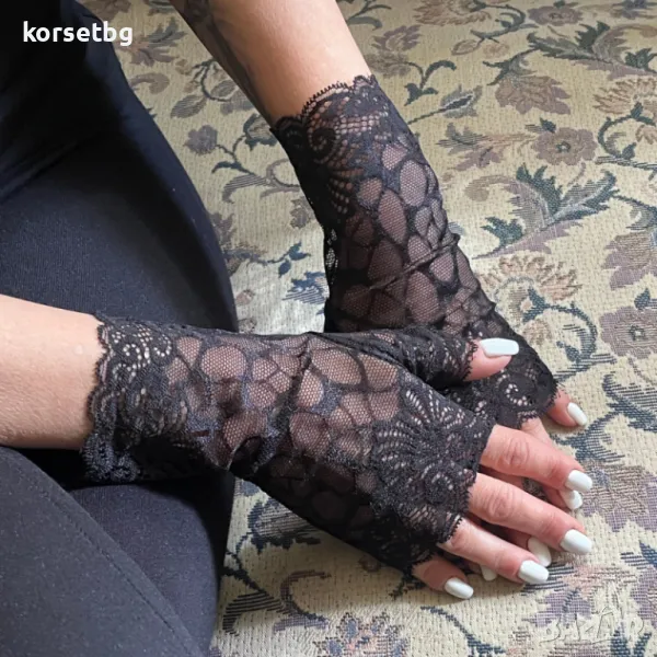 Луксозни дамски ръкавици без пръсти от черна дантела 3058, снимка 1