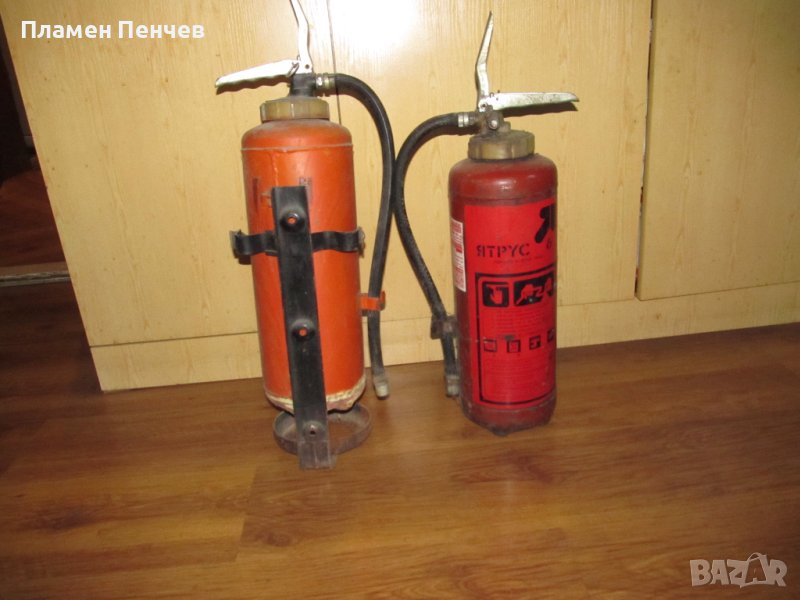 прахов пожарогасител - 2 броя - големи, снимка 1