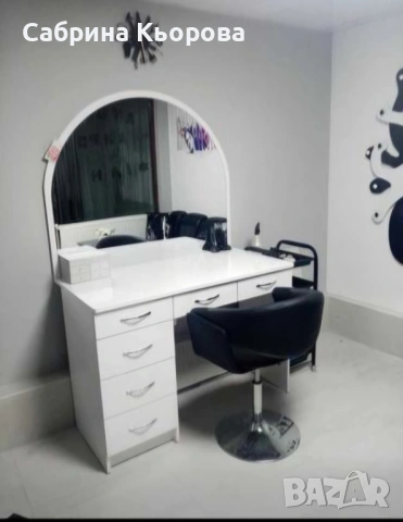 Тоалетка в много добро състояние, снимка 2 - Друго оборудване - 53353934