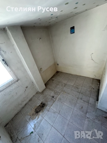 таванско помещение 10.5 кв.м - ЦЕНТЪР в гр. Силистра, етаж 7/7, ул. Плевен 24, срещу входа на училищ, снимка 3 - Апартаменти - 52027620