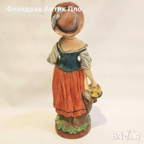Ръчно рисувана статуетка на селска девойка, снимка 4 - Статуетки - 49099602