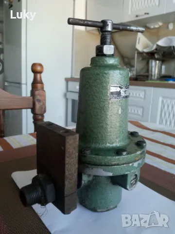 Хидравличен клапан, снимка 4 - Резервни части за машини - 49965195