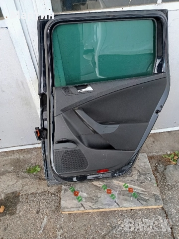 Продавам задна дясна врата за Pasat 6 комби, снимка 2 - Части - 52599241