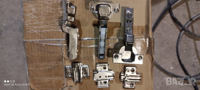 мебелна панта с амортисьор и клипс