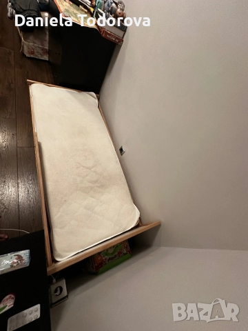 Детско легло от Икеа с преграда и матрак, снимка 3 - Спални и легла - 52586859