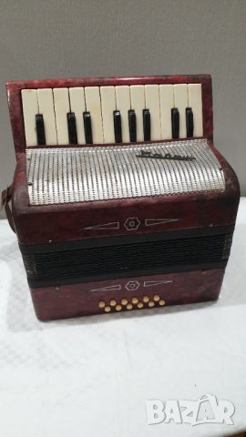 Детски акордеон - Малыш - 12 баса - Made in USSR, снимка 4 - Колекции - 43750619