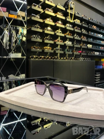 очила с черен обикновен калъф и ув защита fendi louis vuitton versace , снимка 16 - Слънчеви и диоптрични очила - 51410659