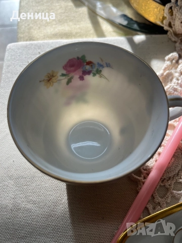 Hutschenreuther Dresden.  Всяка чаша е бижу⚜️ Нежна, прозирна, букети цъфтят върху бял порцелан. , снимка 14 - Чаши - 52952268