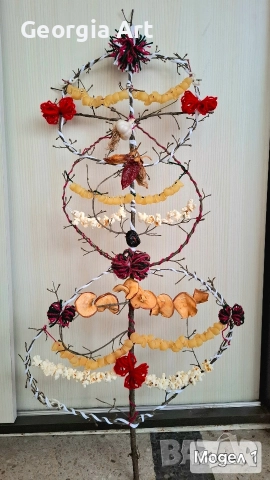 Сурвачка от дрян, украсена с естествени материали, М1