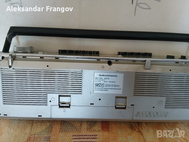 GRUNDIG RR 1100, снимка 7 - Радиокасетофони, транзистори - 52949165
