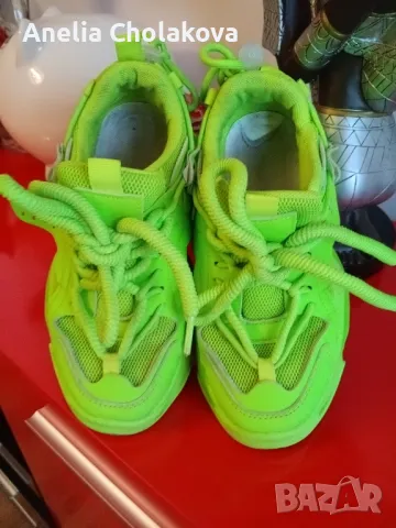 неоново зелени маратонки , снимка 3 - Маратонки - 49272347