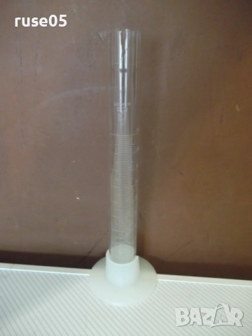 Мензура цилиндрична стъклена с поставка