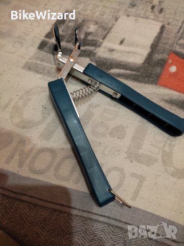 Кухненска щипка за преместване на горещи съдове НОВА, снимка 2 - Аксесоари за кухня - 43331542