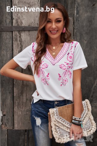 Дамска блуза в бяло с къс ръкав и етно мотиви, снимка 2 - Тениски - 40518092