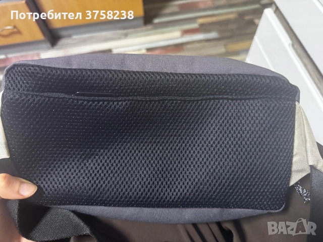 Adidas bumbag оригинални нови чанти, снимка 3 - Чанти - 52657448