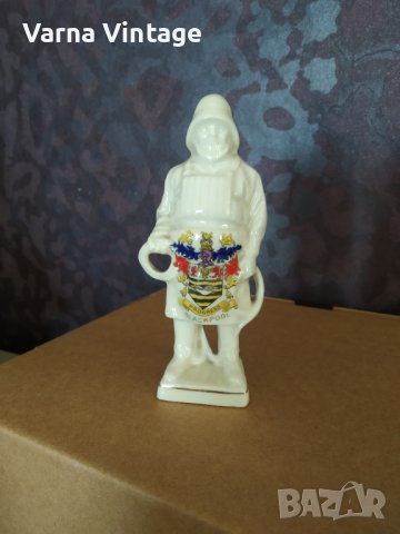 Порцеланова статуетка Рибар.