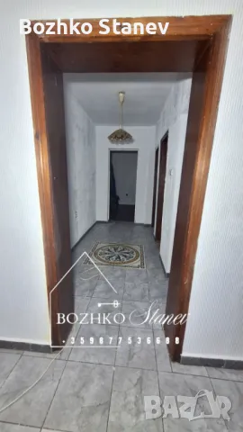 Продавам къща в гр. Долни Чифлик , снимка 2 - Къщи - 48241493