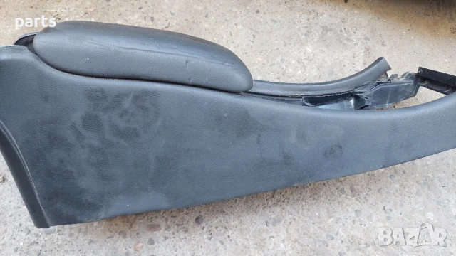 Подлакътник Мерцедес C класа W203 - E037611021, снимка 5 - Части - 51335234