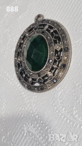 Vintage висулка с маркизити и зелен камък , снимка 3 - Колиета, медальони, синджири - 43316811