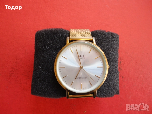 Страхотен позлатен часовник Q@Q