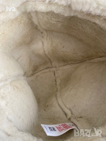 Дамска шапка, имитация на кожа бежова с бяло, снимка 2 - Шапки - 38425545