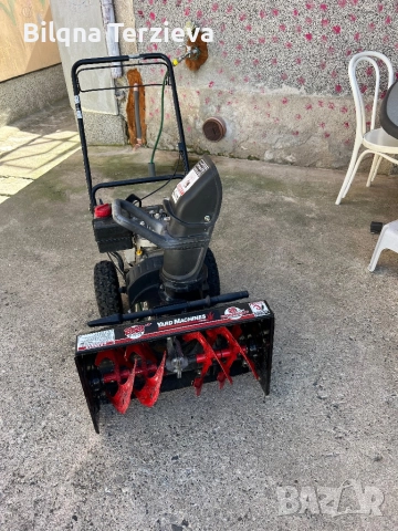 Продавам машина за чистене на сняг