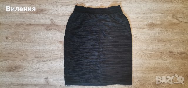 Елегантна черна пола С/М размер , снимка 2 - Поли - 36876971