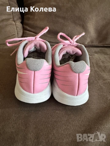 Nike розови маратонки номер 36,5-37, снимка 3 - Детски маратонки - 50722273