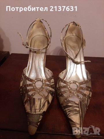 НОВИ  ! Дамски Сребристи обувки , снимка 1 - Дамски обувки на ток - 26302464