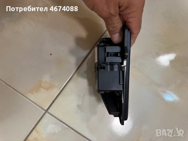 Пепелник на задна дясна врата на Ауди Audi A8 D4 4H само за 100лв. 4h0857406 0423.311, снимка 4 - Части - 52743414