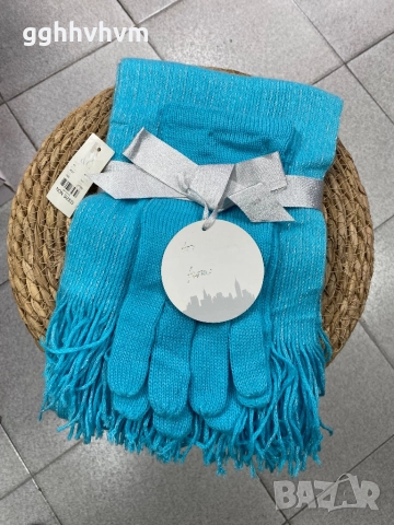 Шал с ръкавици комплект