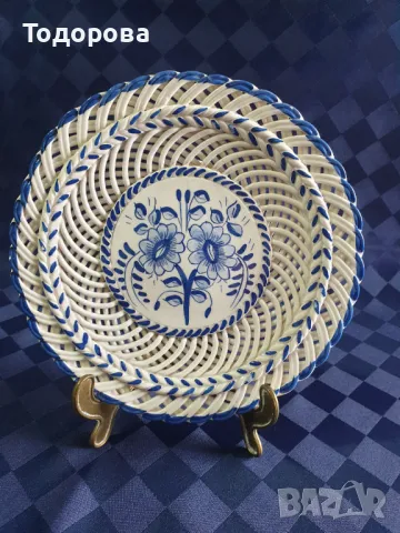 Порцеланова ажурна чиния за стена