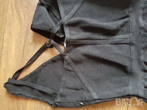 Guess бандаж рокля, снимка 6 - Рокли - 28032485