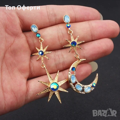 Асиметрични висящи обеци Слънце и Луна в златен цвят, снимка 3 - Обеци - 49103942