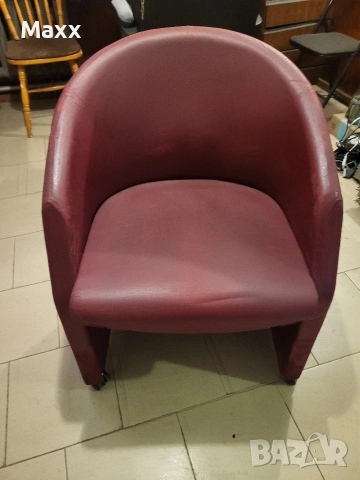 Продавам 4 броя кожени столове