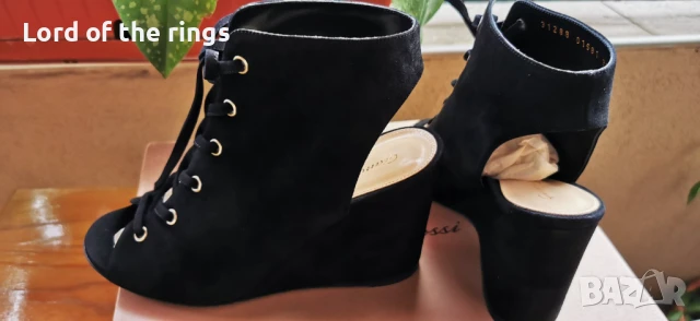 Оригинални маркови дамски обувки GIANVITO ROSSI - 37,5 номер, снимка 5 - Дамски елегантни обувки - 51235537