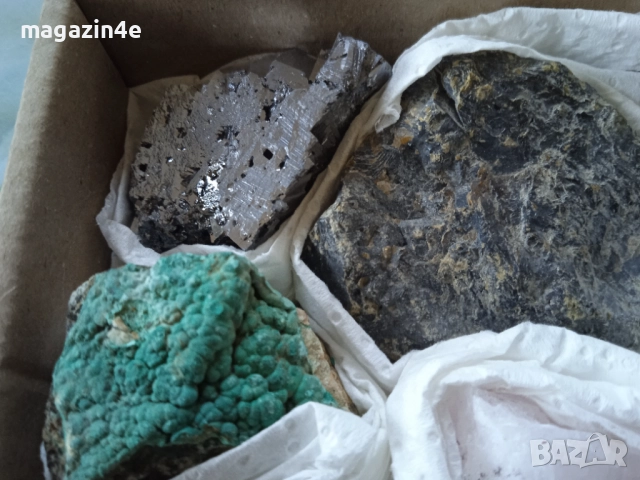 Sale, Кутия с минерали от България,естествени кристали и камъни, за колекционери геолози любители, , снимка 5 - Колекции - 51854602