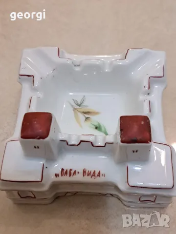 порцеланов пепелник Баба Вида , снимка 2 - Антикварни и старинни предмети - 47327033