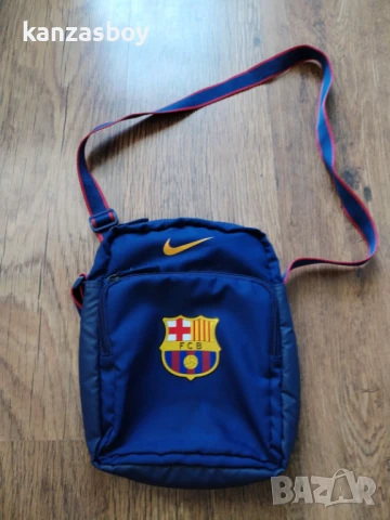 nike barcelona - страхотна мъжка чанта 