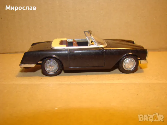 1:43 SOLIDO FACEL VEGA КОЛИЧКА ИГРАЧКА МОДЕЛ, снимка 4 - Колекции - 48778424