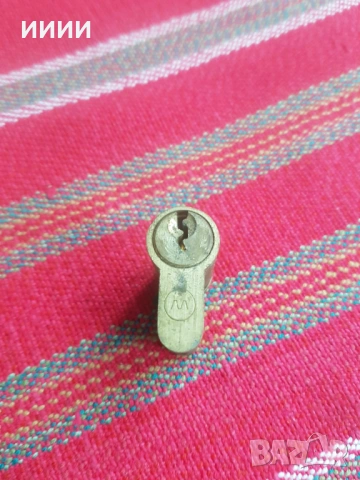 Патрон Метал с 4 ключа , снимка 3 - Антикварни и старинни предмети - 53229447