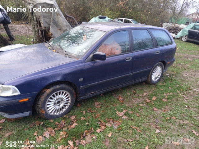 Volvo v40 1.8 бензин НА ЧАСТИ !!, снимка 2 - Автомобили и джипове - 52875675