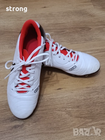 Футболни обувки NIKE, снимка 2 - Футбол - 52961619