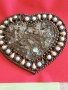 БИЖУ в ФОРМАТА на СЪРЦЕ с ИНКРУСТИРАНИ КРИСТАЛИ и ПЕРЛИ ОРНАМЕНТИРАНО 49884, снимка 2