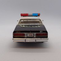 Chevrolet Caprice Metropoliten Police 1987 от филма Терминатор-2 - мащаб 1:43 Greenlight нов в кутия, снимка 8 - Колекции - 44065425